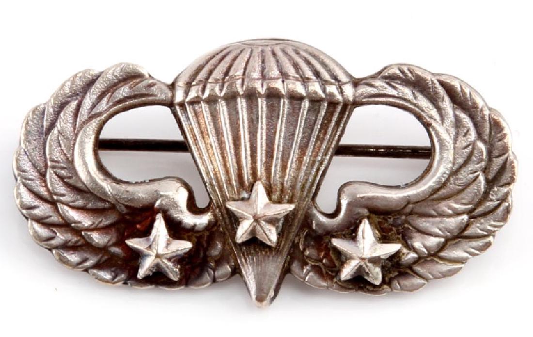 WWII U.S. ARMY AIRBORNE PARATROOPER JUMP WINGS: With three battle stars, nickel construction, no makers mark. Unauthenticated sold as is.