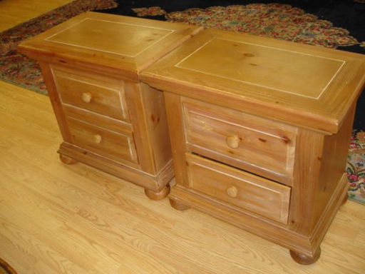 301 Broyhill Fontana Solid Pine Nightstand Pair Aug 12 2006