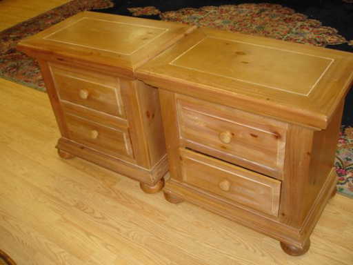 301: BROYHILL FONTANA SOLID PINE NIGHTSTAND PAIR
