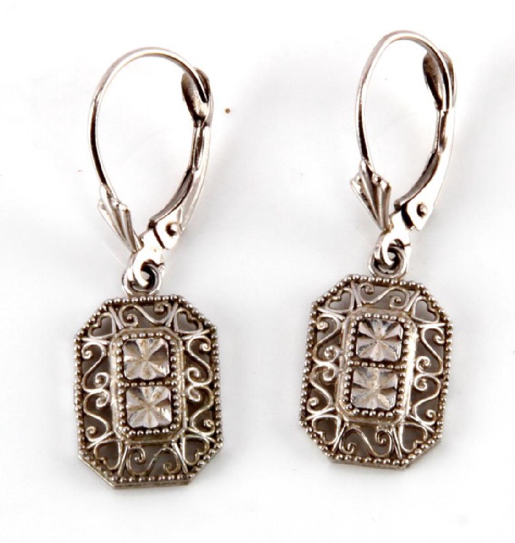 VINTAGE 14K WHITE GOLD FILIGREE EARRINGS: Vintage 14K white gold earrings with lever backs. These lovely earrings with filigree design measure 3cm long from the top of the lever back to the bottom of the charm. In very good condition. This lo