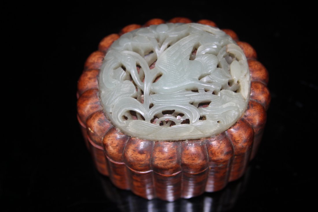 ANTIQUE CHINESE JADE BOX (1 of 6)