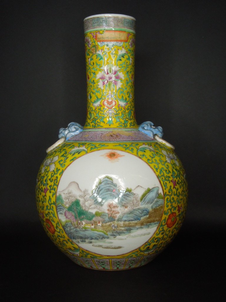 ANITQUE CHIENSE VASE (1 of 10)