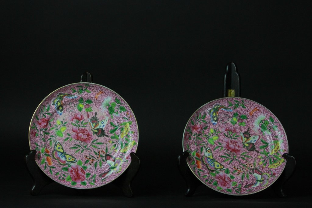 Antique Pair Of Chinese Rose Medallion Plates (1 of 5)
