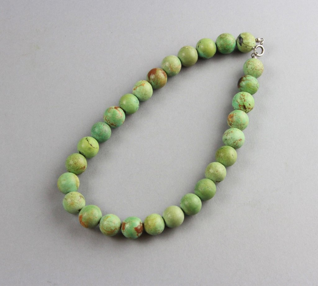Turquoise Chain: 16 inches long, 946 grams.