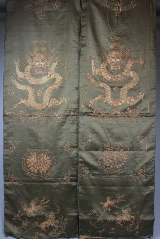 2 Pieces Dragon Embroidery (1 of 9)