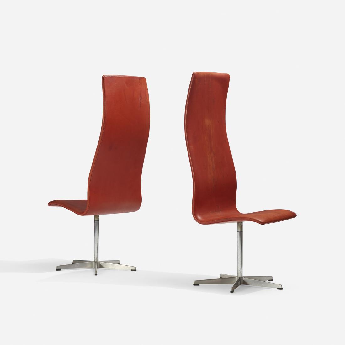 Arne Jacobsen, Oxford chairs model 7403, pair (1 of 3)