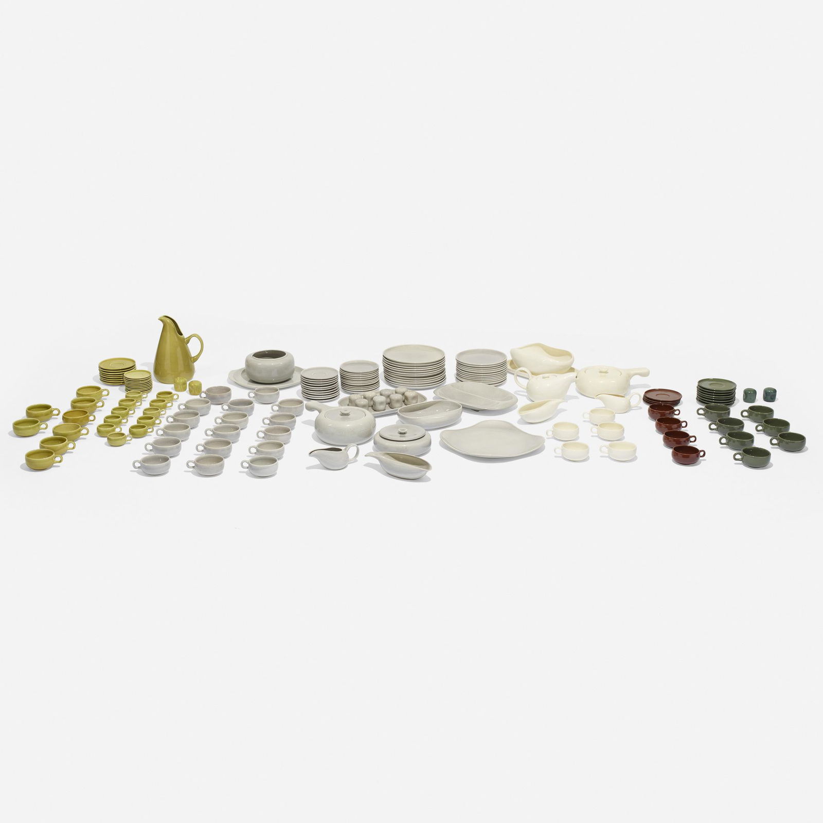 Russel Wright, American Modern tableware: Russel Wright American Modern tableware Steubenville PotteryUSA, 1939glazed stoneware13.5 w × 12.5 d × 1 h in (34 × 32 × 3 cm) Collection is comprised of various pla