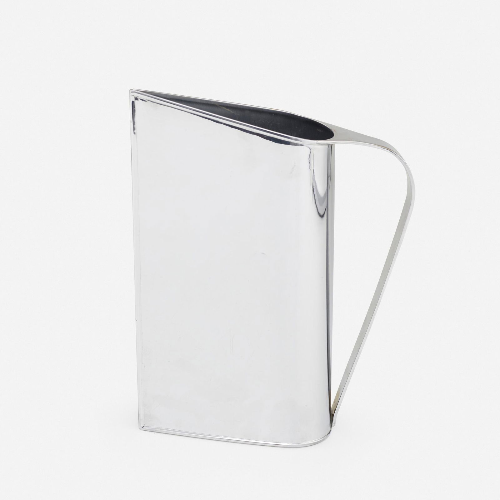 Peter Muller-Munk, Normandie pitcher (1 of 3)