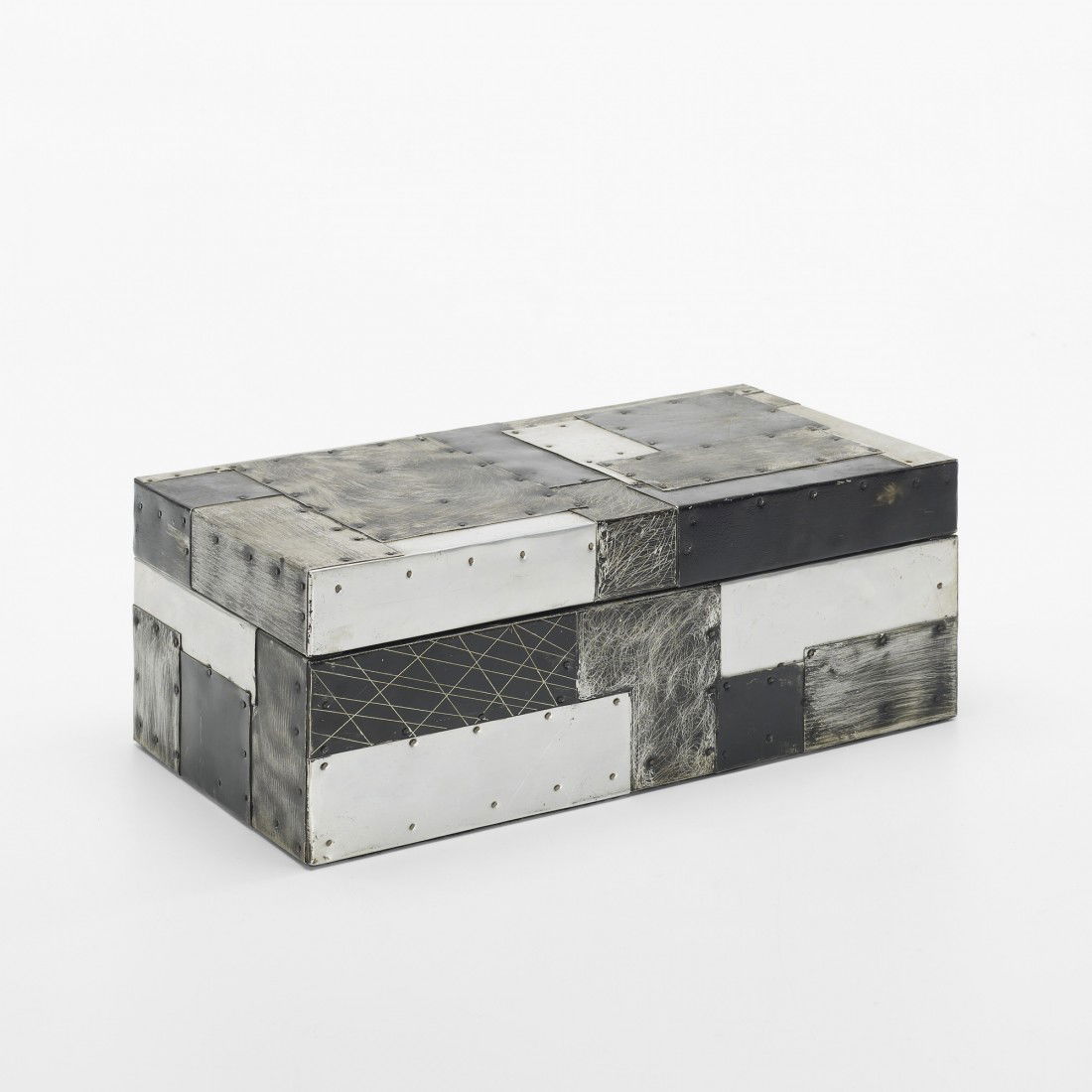 Paul Evans Argente box: Paul Evans Argente box Paul Evans Studio USA, c. 1968 enameled aluminum 16 w x 8 d x 6.25 h inches Hinged-lid reveals storage with lacquered wood and felt lining. Provenance: Dorsey Reading, Pennsylva