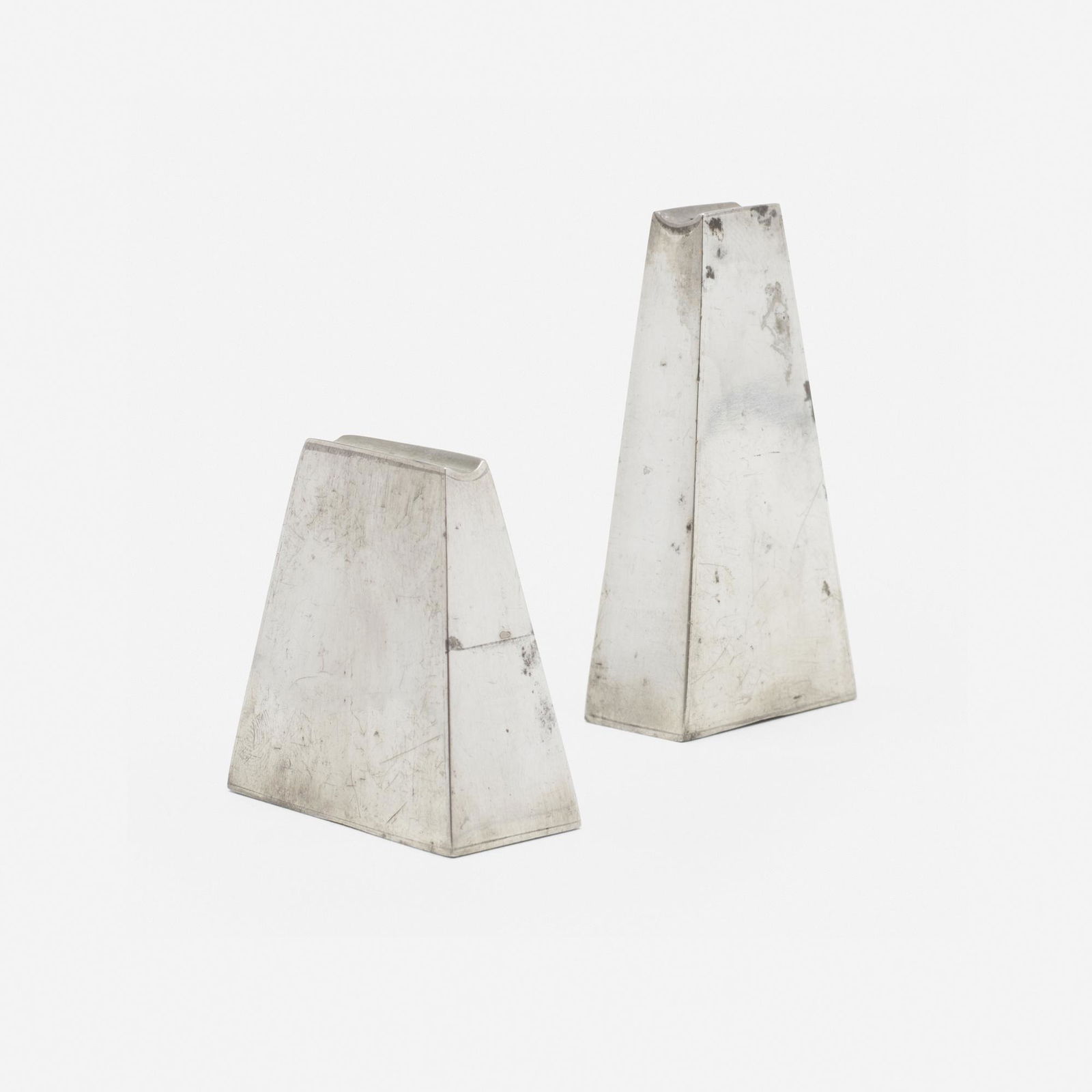 Paul Evans, Salt and pepper shakers: Paul Evans Salt and pepper shakers USA, c. 1955pewter salt: 2 h Ã— 2 w Ã— .75 d in (5 Ã— 5 Ã— 2 cm) pepper: 3 h Ã— 1.25 w Ã— .75 d in (8 Ã— 3 Ã— 2 cm) Impressed distributor's m