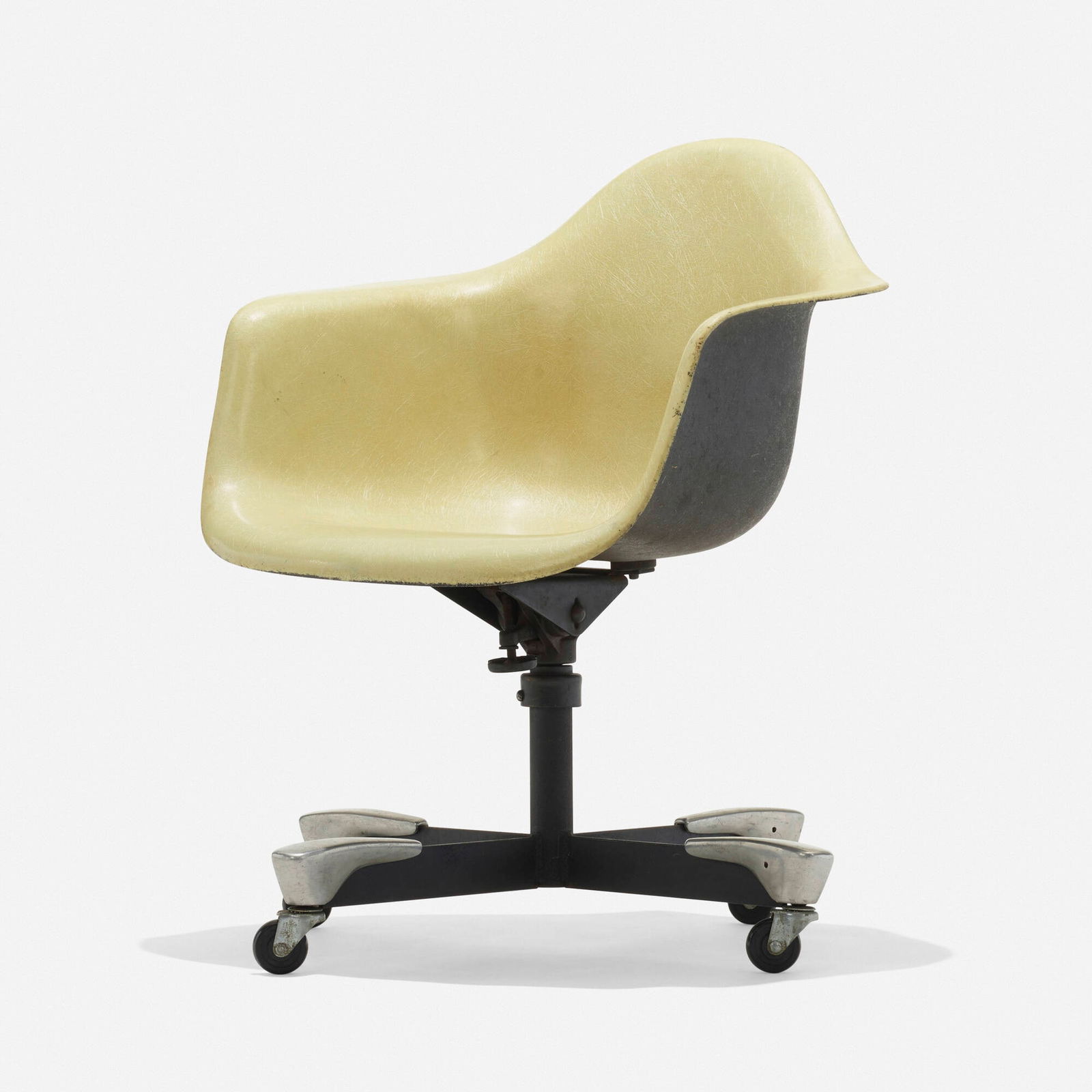 Charles and Ray Eames, DAT-1 (1 of 4)