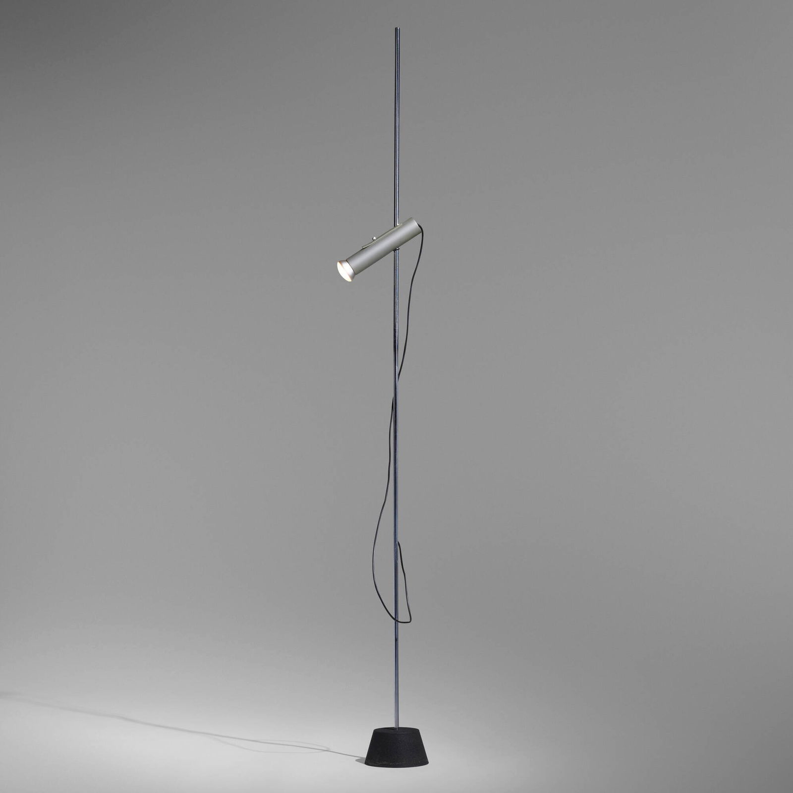 Gino Sarfatti, Floor lamp, model 1074 (1 of 3)