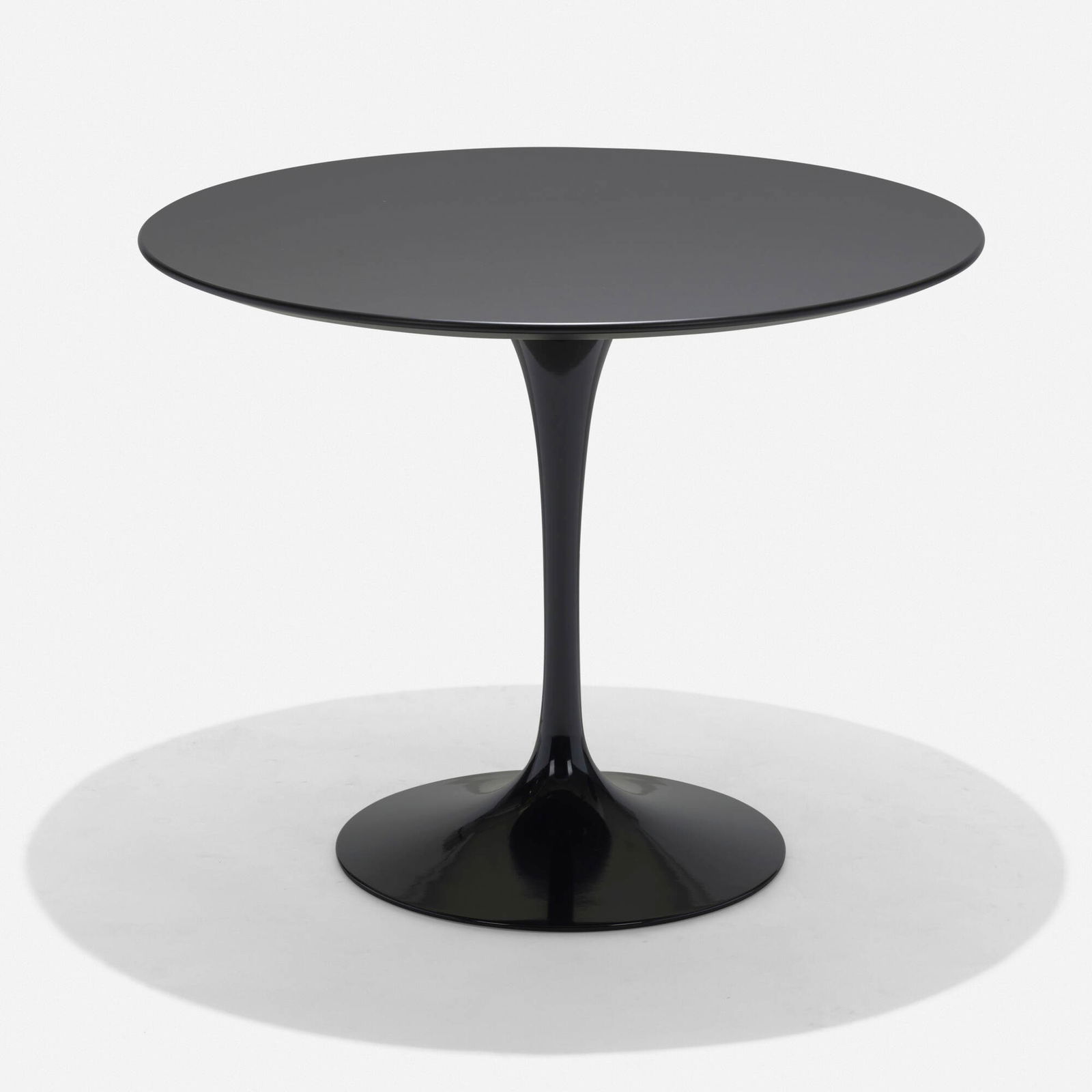 Eero Saarinen, Tulip dining table, model 172 (1 of 4)