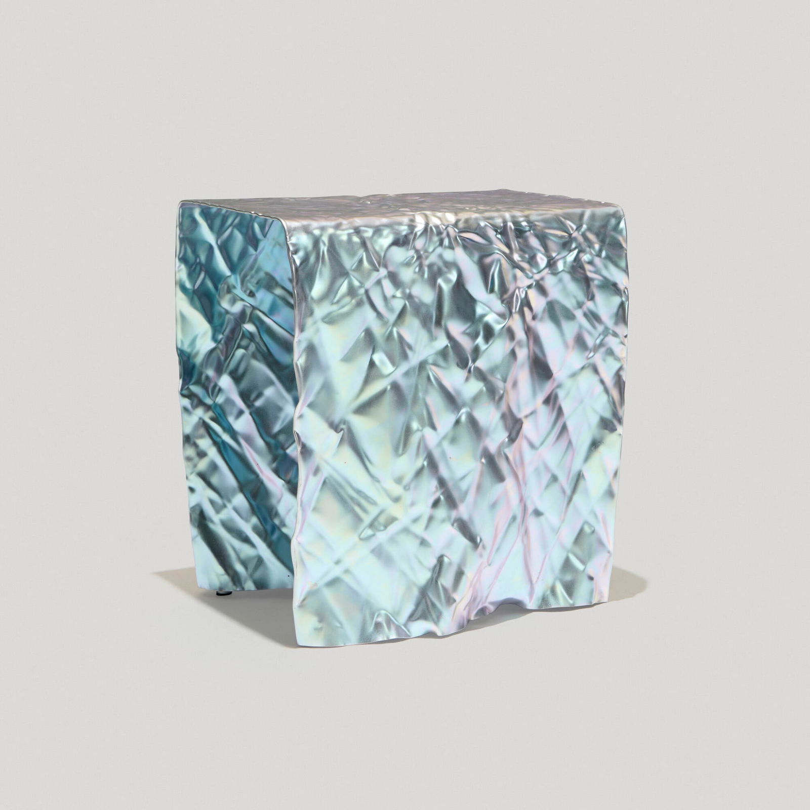 Christopher Prinz, Wrinkled stool (Raw Lavender Iridescent) (1 of 5)