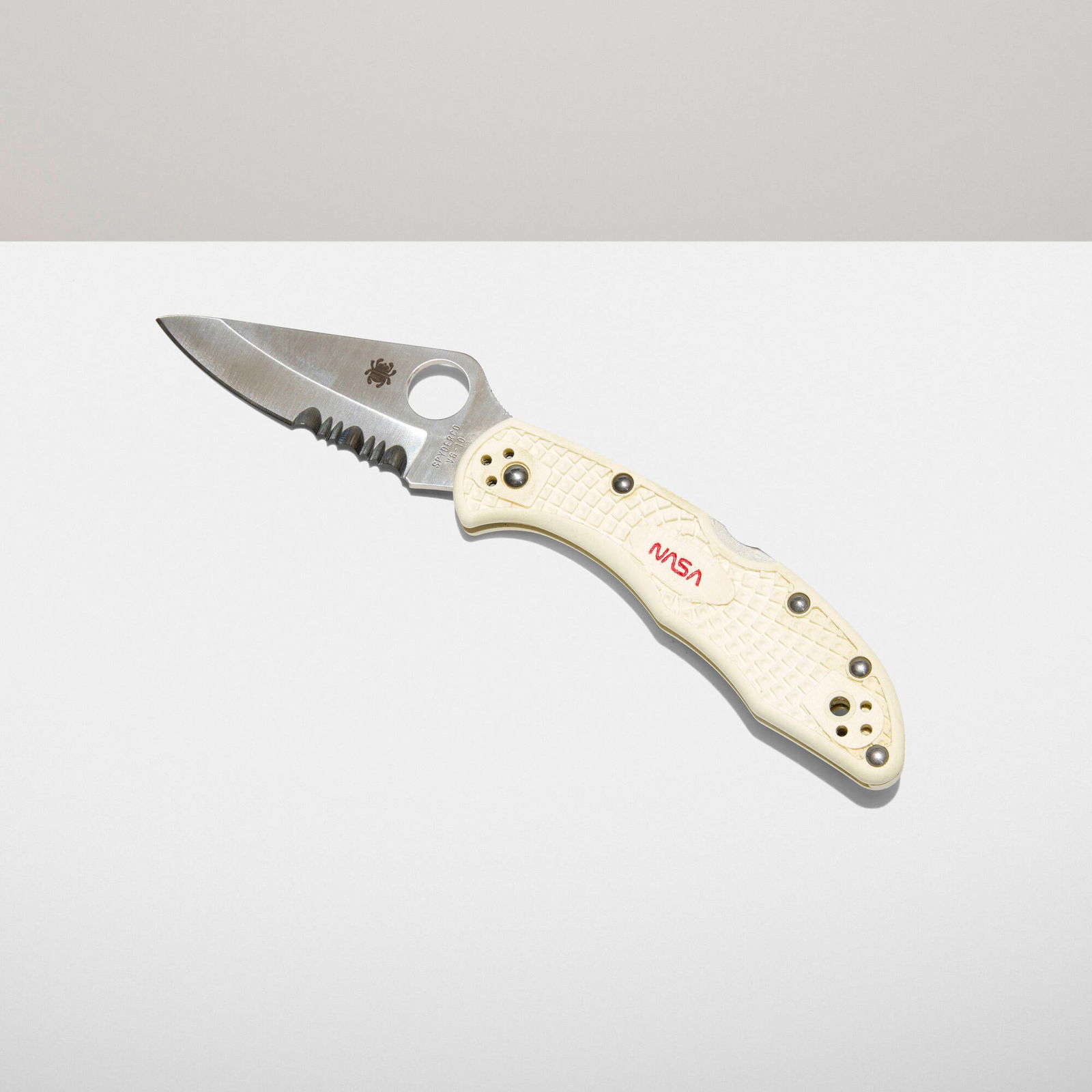 Tom Sachs, Delica 4 Space Program folding knife (1 of 5)