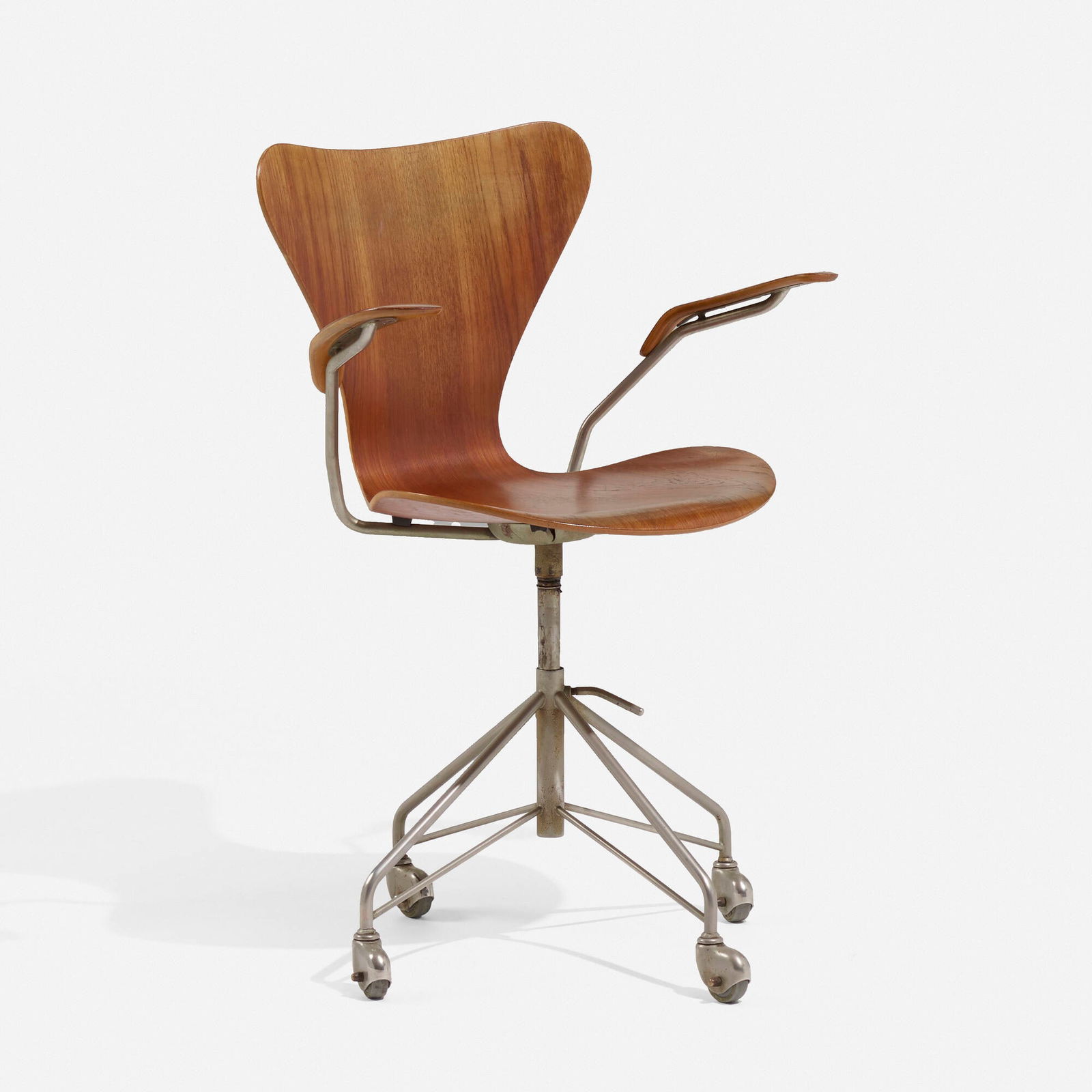 Arne Jacobsen, Sevener desk chair, model 3117 (1 of 4)