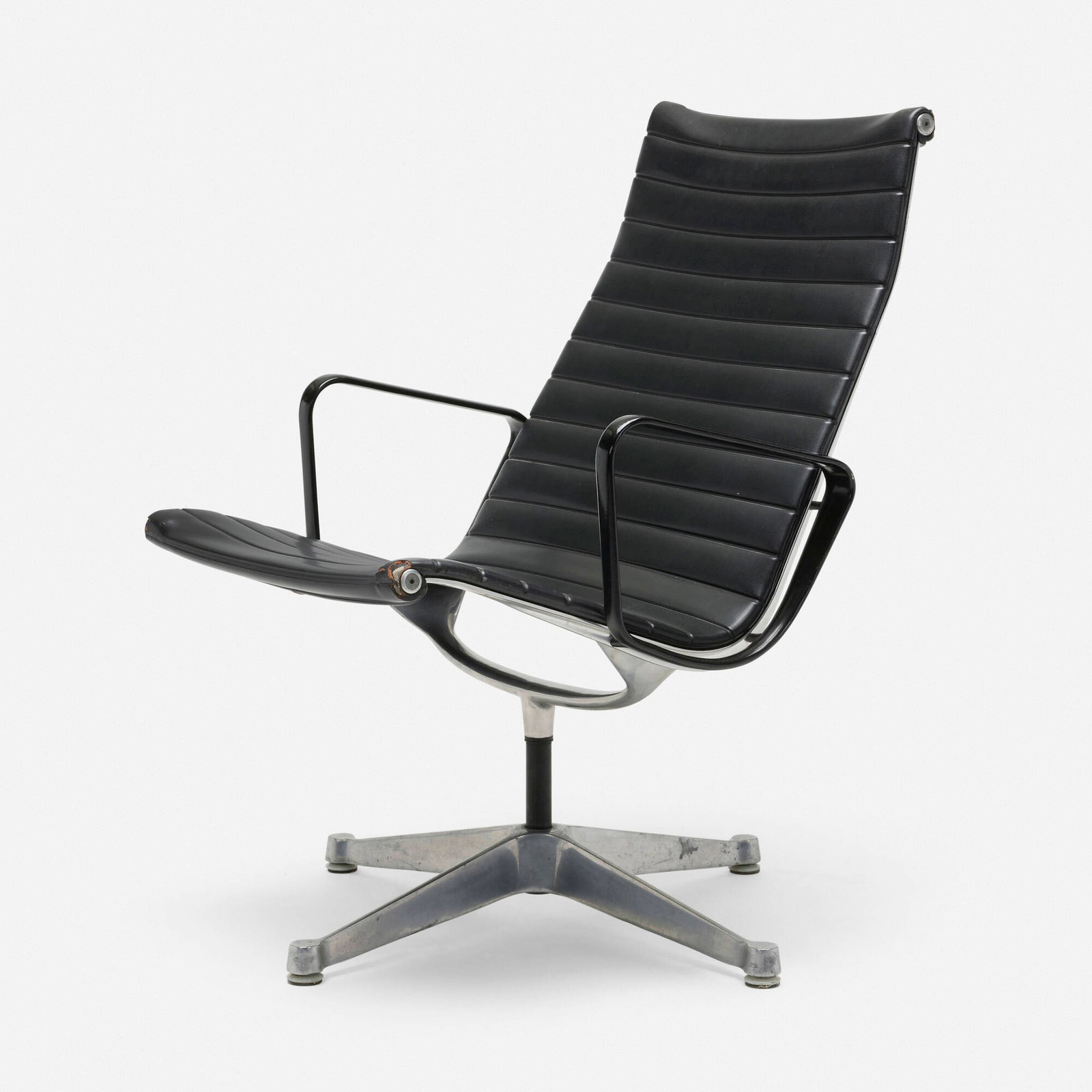 Charles and Ray Eames, Aluminum Group lounge chair: Charles and Ray Eames Aluminum Group lounge chair Herman Miller USA, 1958 / c. 1970 aluminum, enameled aluminum and steel, vinyl upholstery 34.75 h x 25 w x 27.5 d in (88 x 63 x 70 cm) Cas