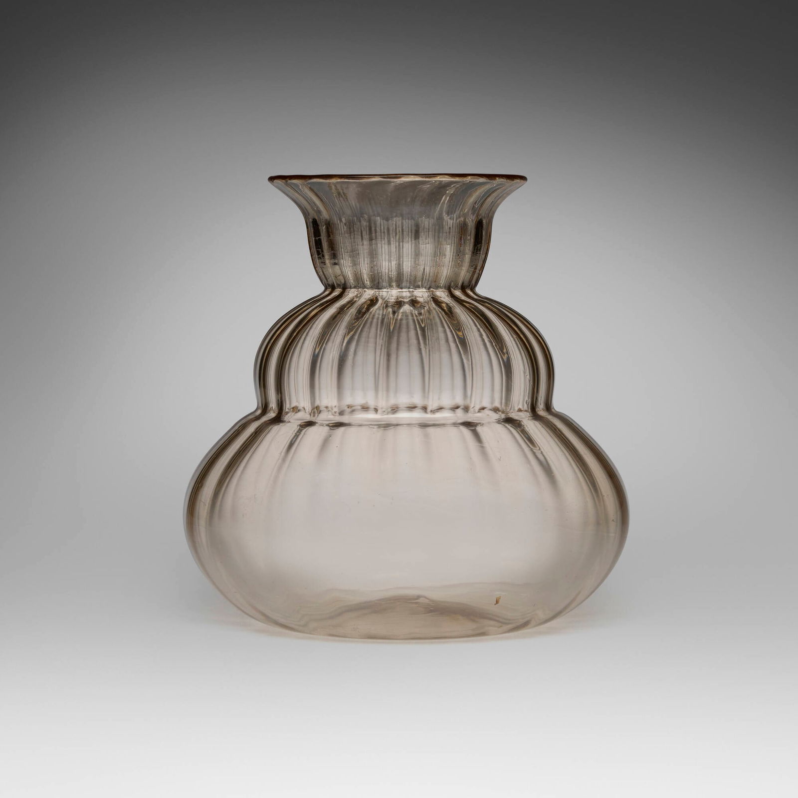 Vittorio Zecchin, Soffiato vase, model 5388 (1 of 4)