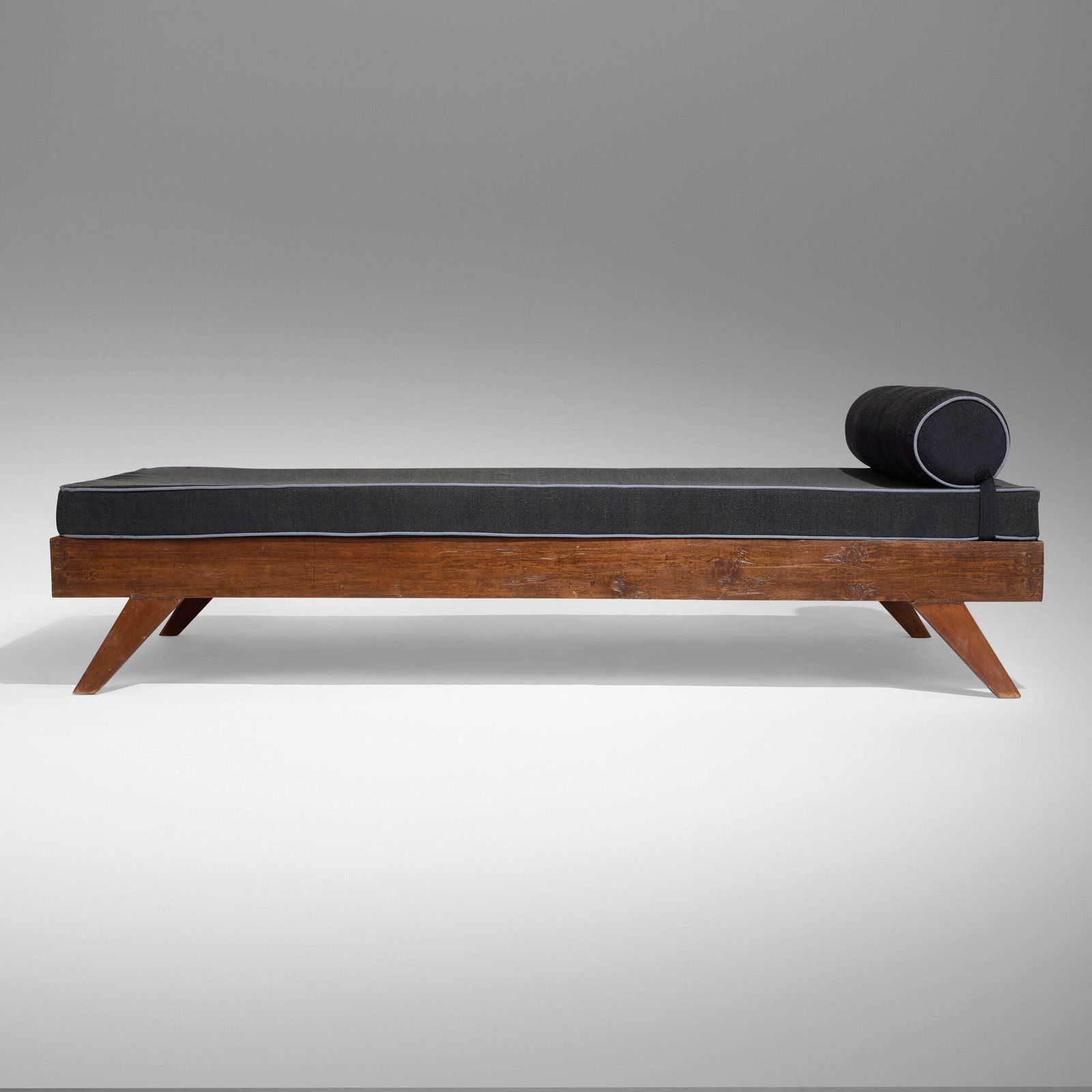 Pierre Jeanneret, Daybed from the Administrative Buildings, Chandigarh (1 of 5)