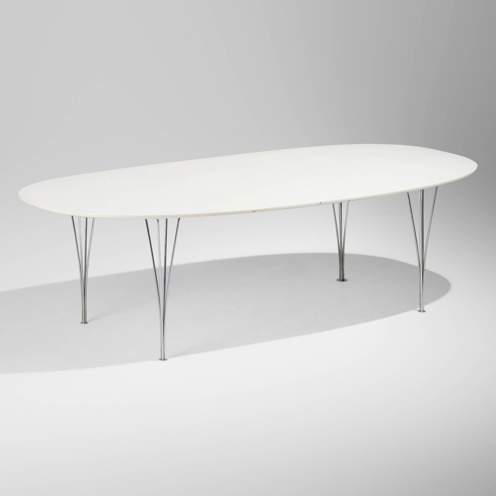 Fritz Hansen, Superellipse dining table (1 of 3)