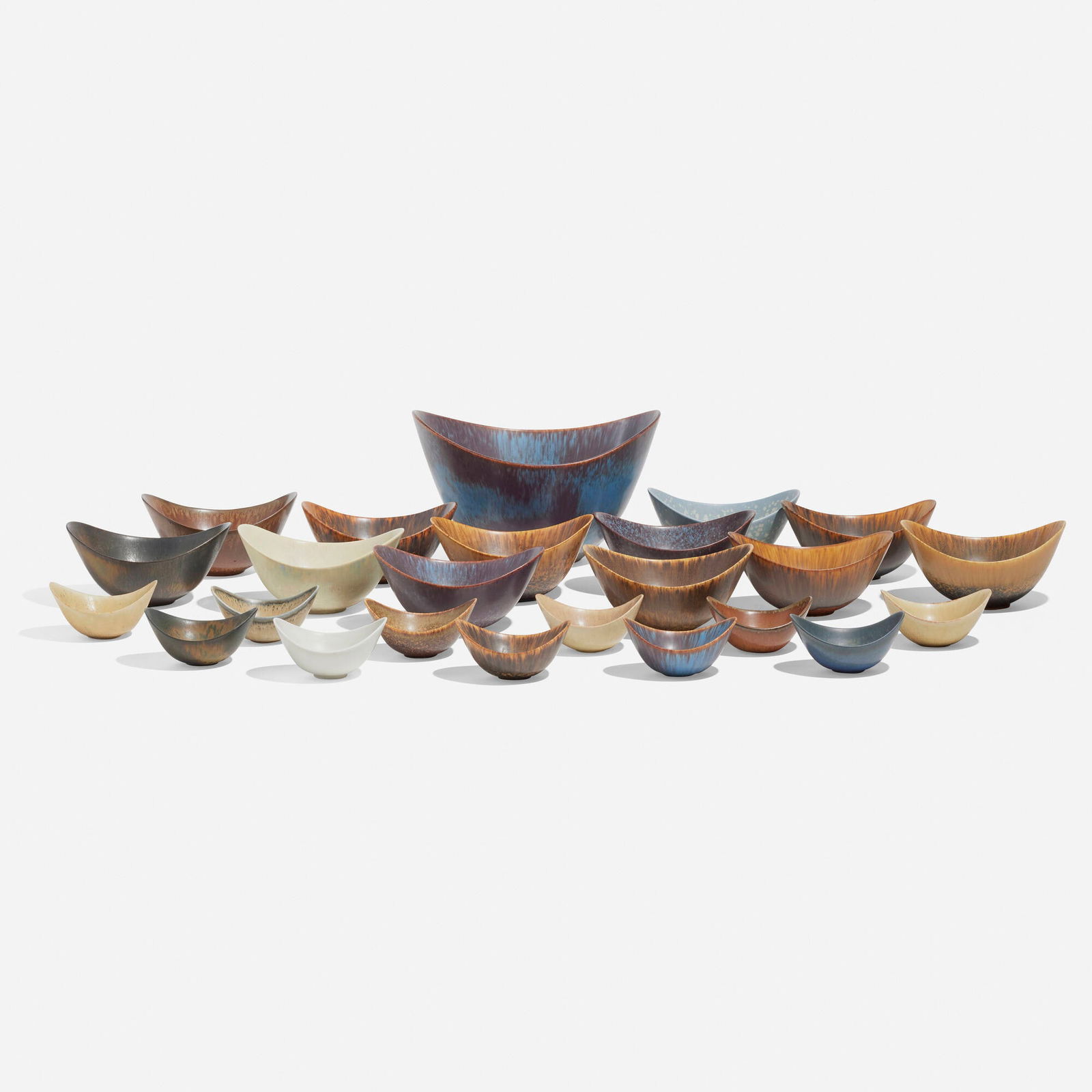 Gunnar Nylund, Collection of twenty-four bowls (1 of 5)