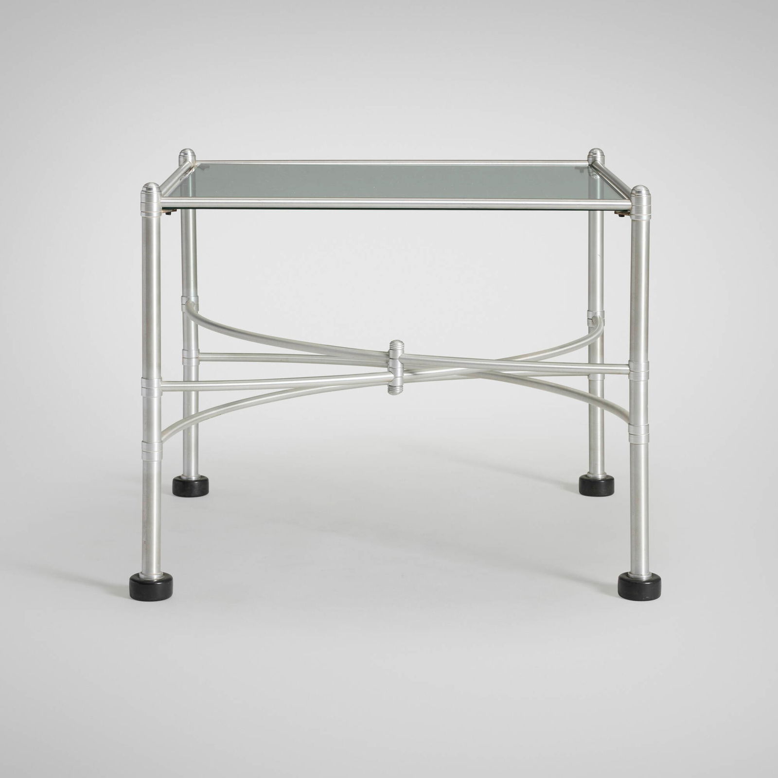 Warren McArthur, Occasional table, model 1516 (1 of 4)