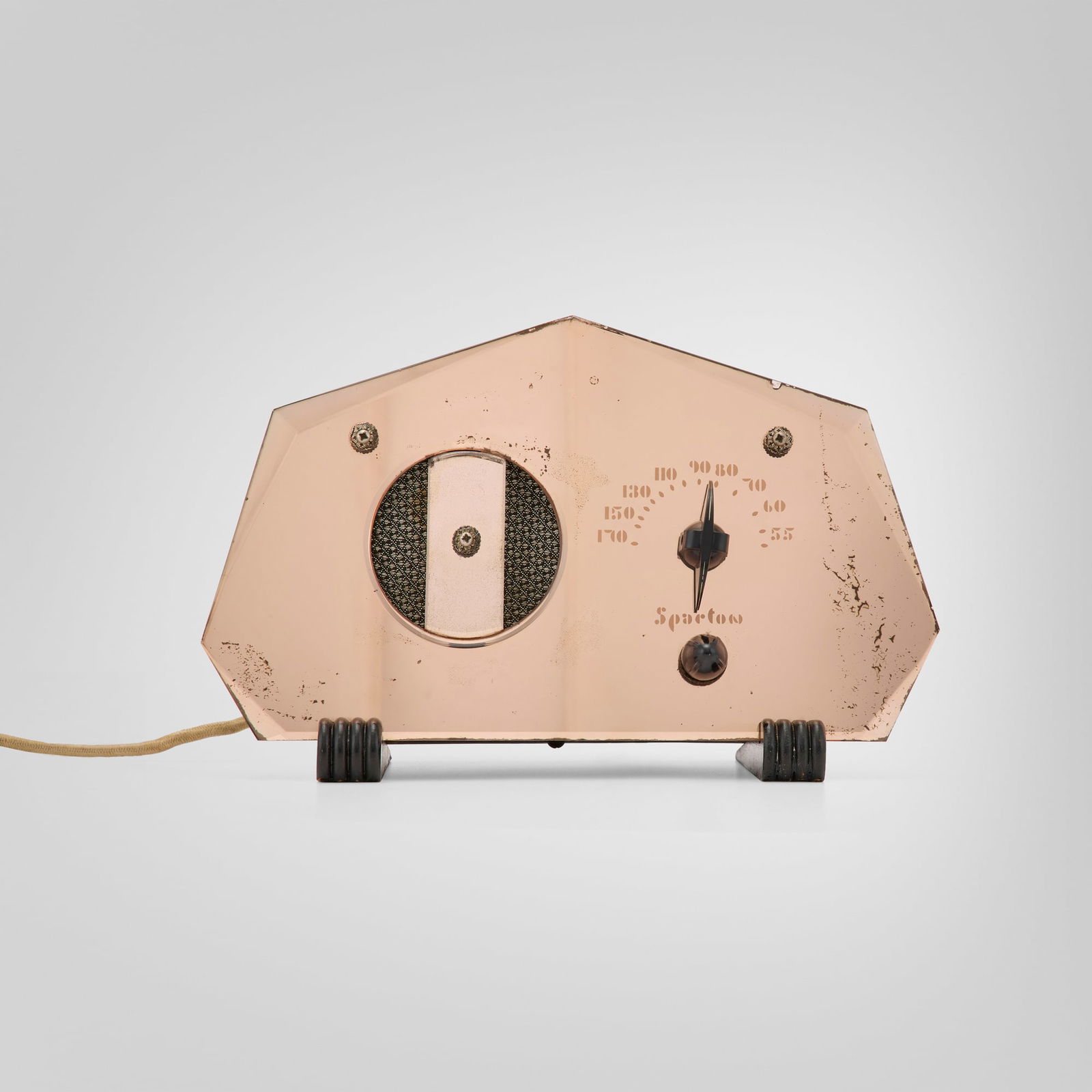 Walter Dorwin Teague, Seven-Sided Peach radio, model 409GL (1 of 5)