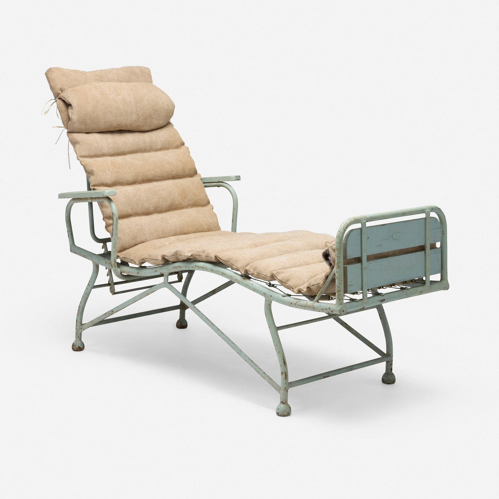 Alvar Aalto, Adjustable daybed for the Paimio sanitorium (1 of 5)