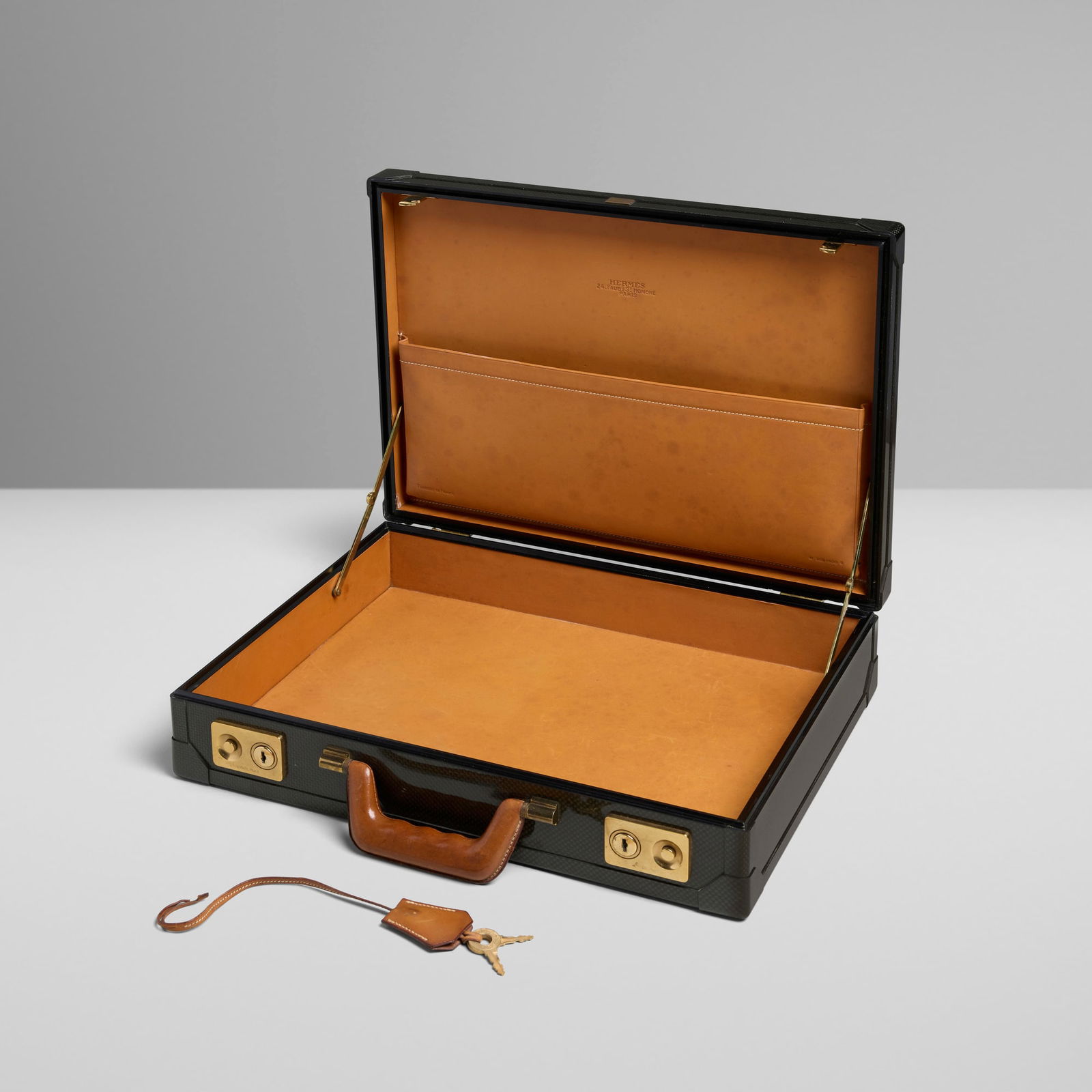 Hermes, Espace attache - 2