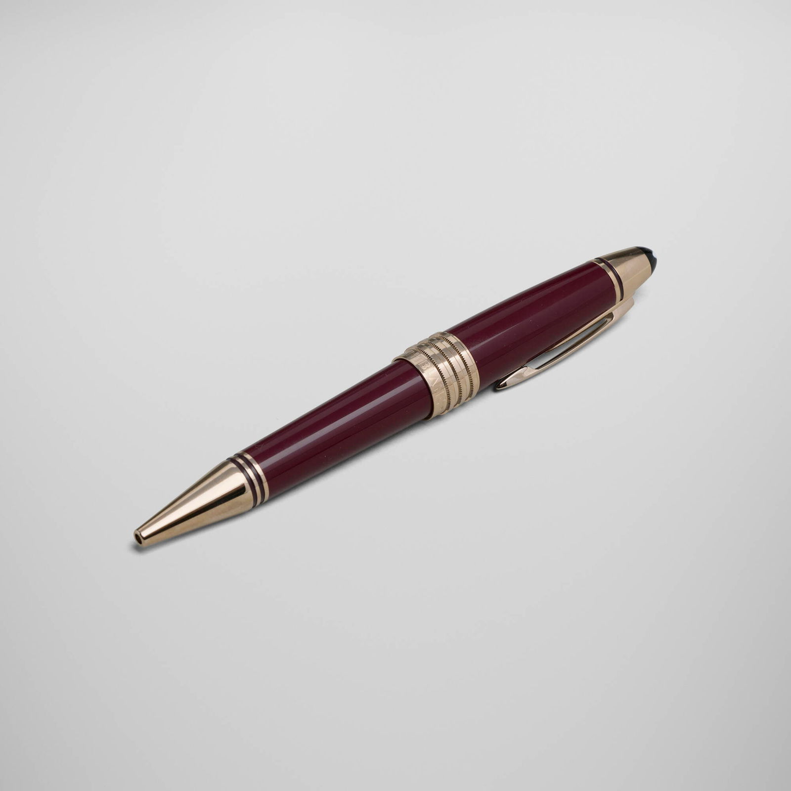 Montblanc, John F. Kennedy ball pen from the Great Characters series: Montblanc John F. Kennedy ball pen from the Great Characters series Germany, 2018lacquer, gilt metal 5.75 h x 0.5 w x 0.5 d in (15 x 1 x 1 cm) Impressed manufacturer's mark to pen 'JFK Montbla