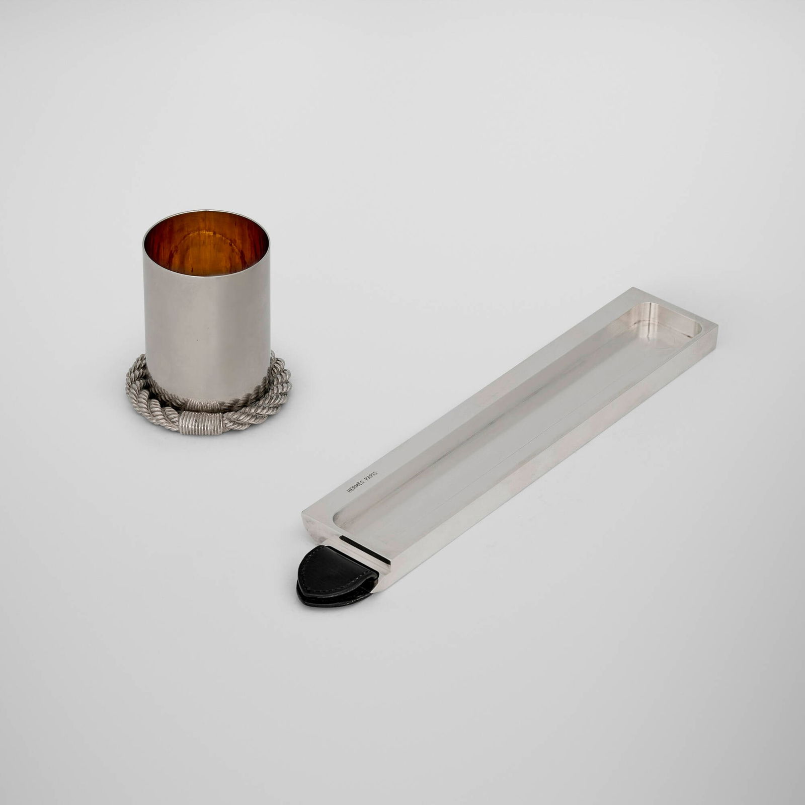Hermes, Pen tray with ruler and Cordage pen holder (1 of 6)