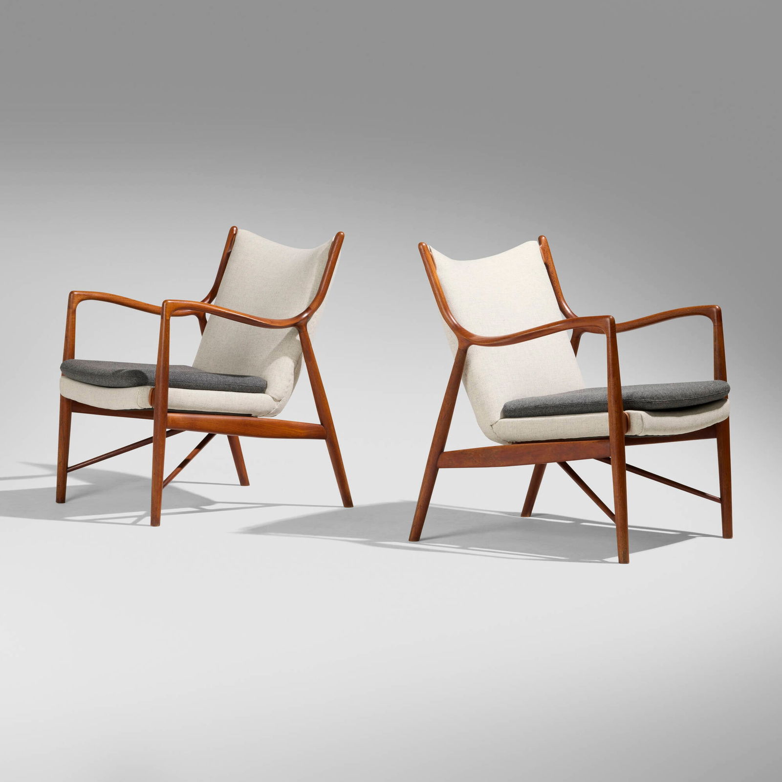 Finn Juhl, Lounge chairs model NV-45, pair (1 of 6)