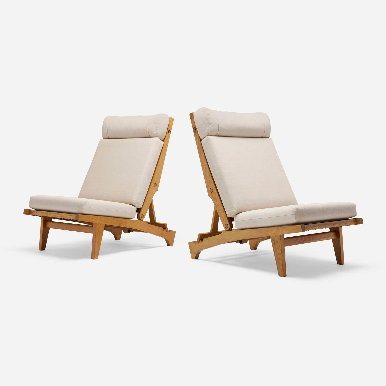 Hans J. Wegner, Lounge chairs model AP 71, pair (1 of 5)