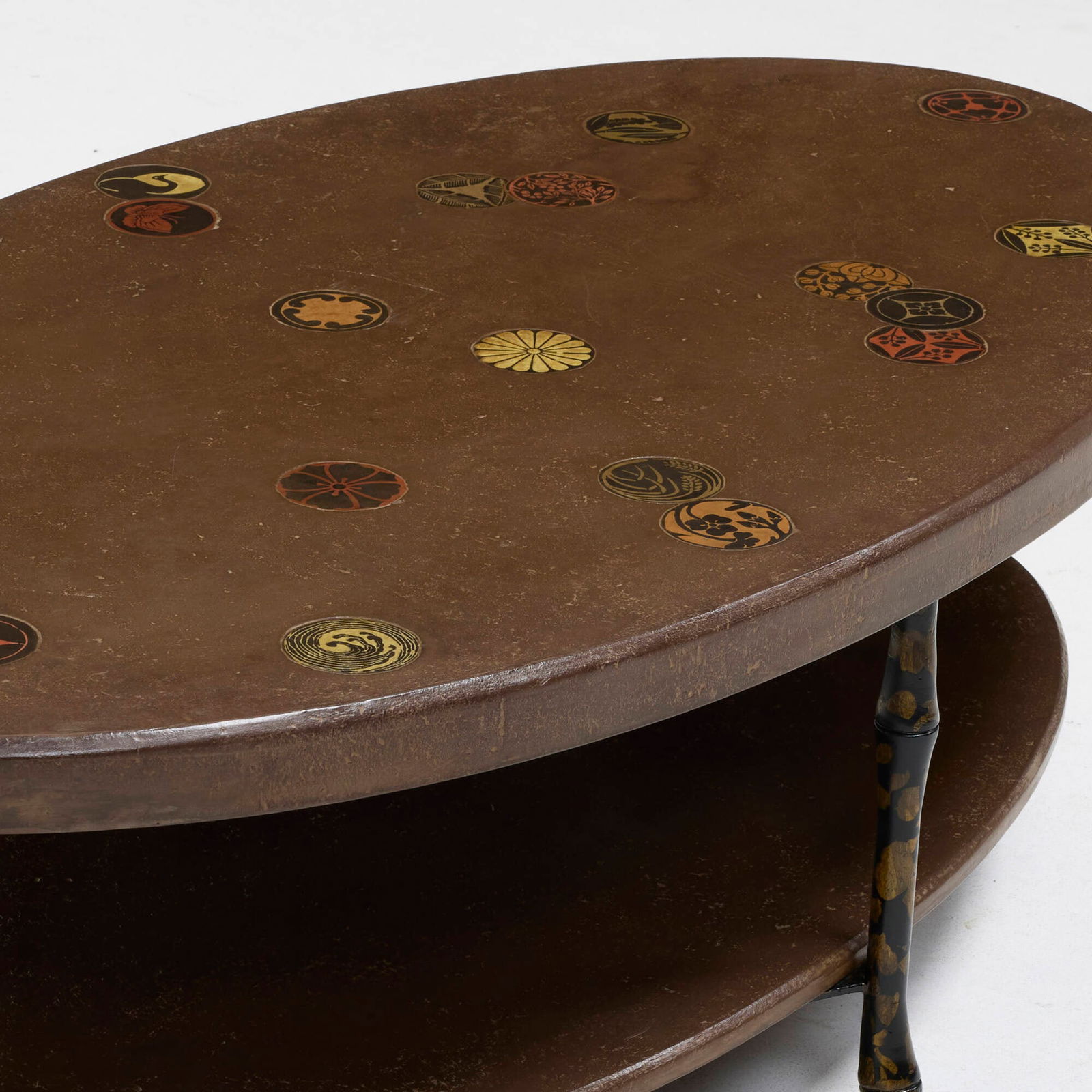 Contemporary, Decorated coffee table - 4