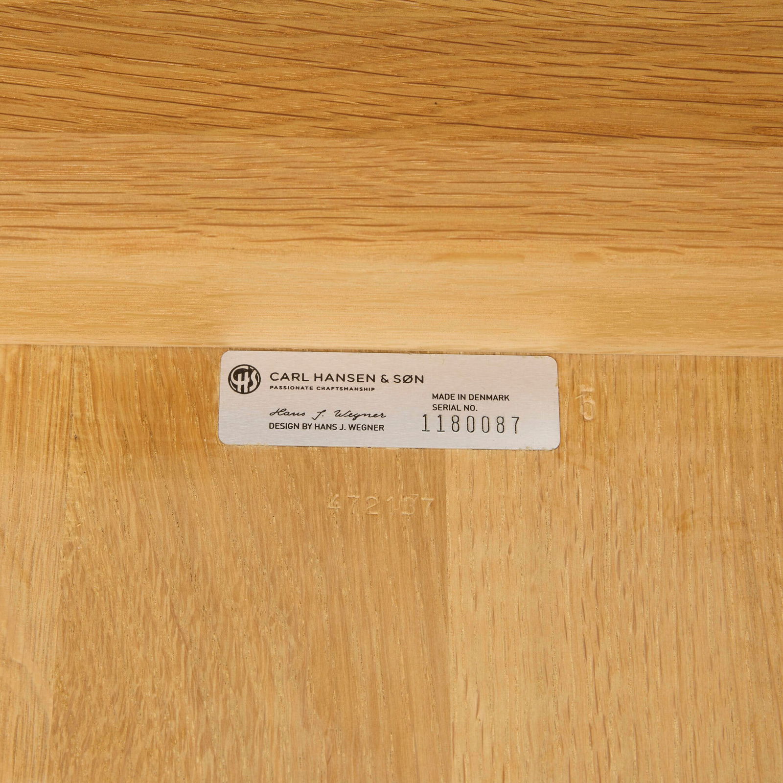 Hans J. Wegner, Coffee table, model CH 008 - 4