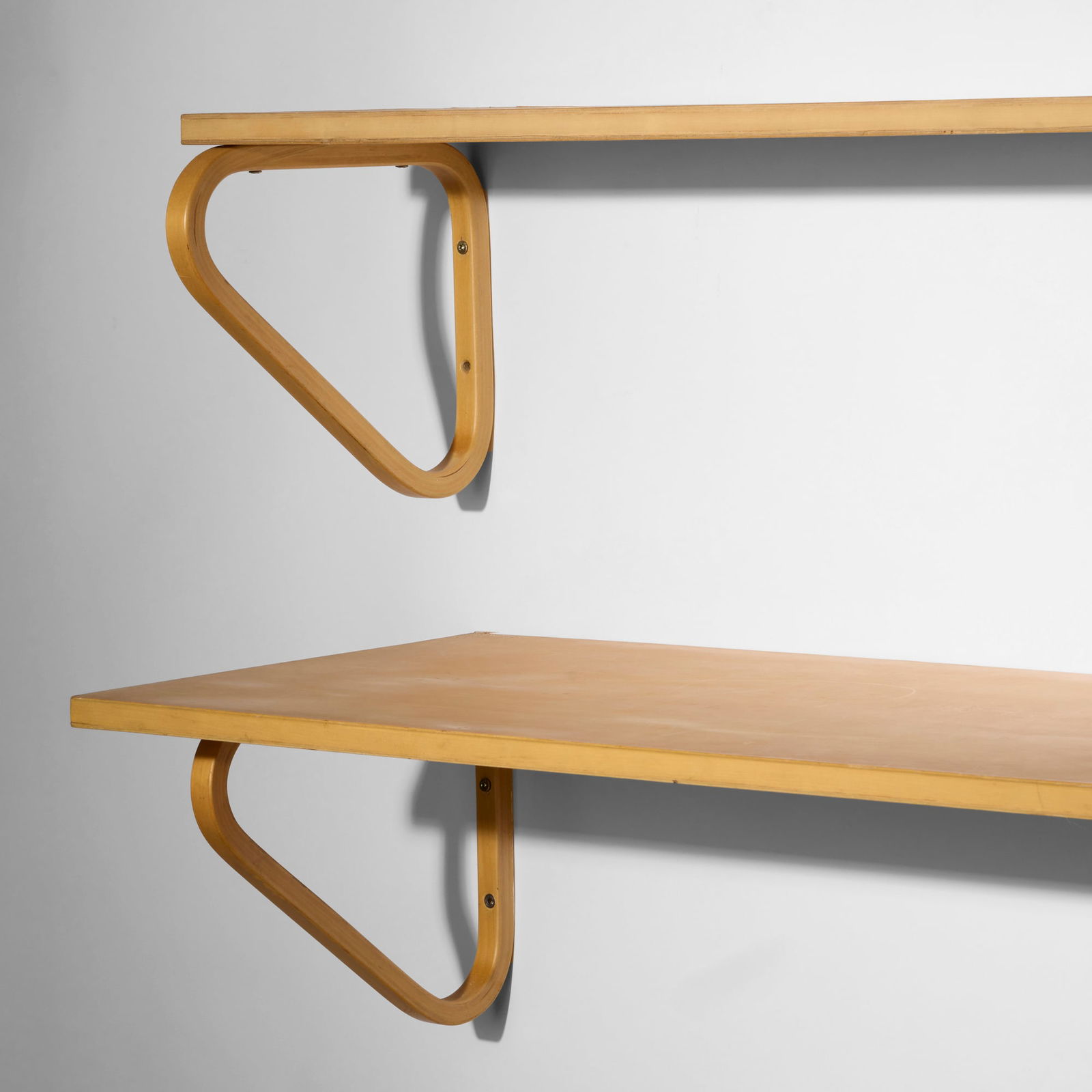 Alvar Aalto, Wall-mounted shelves model 112B, set of four - 3