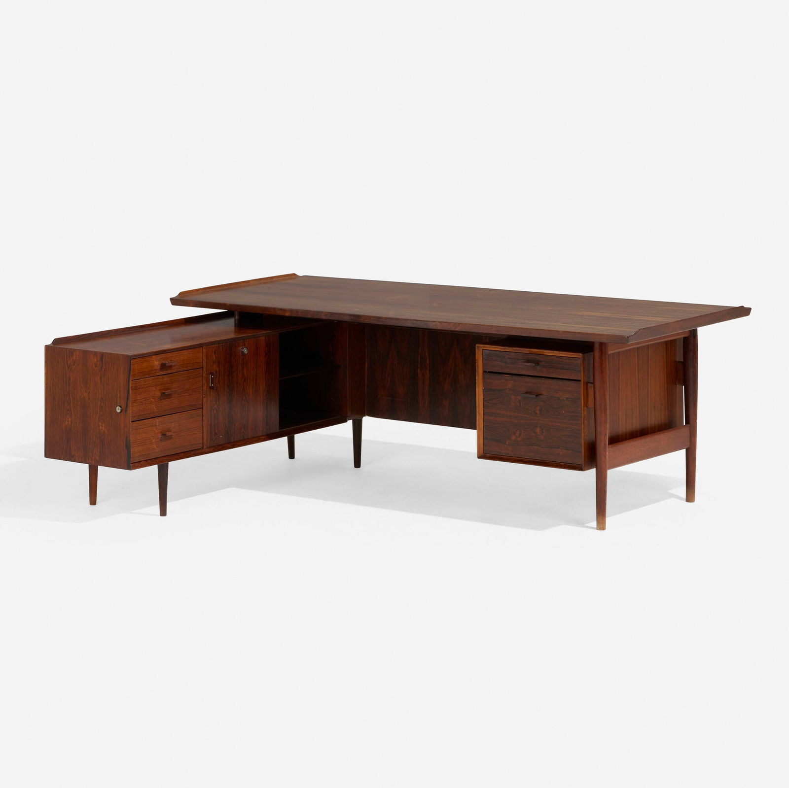 Arne Vodder, Executive desk (1 of 5)