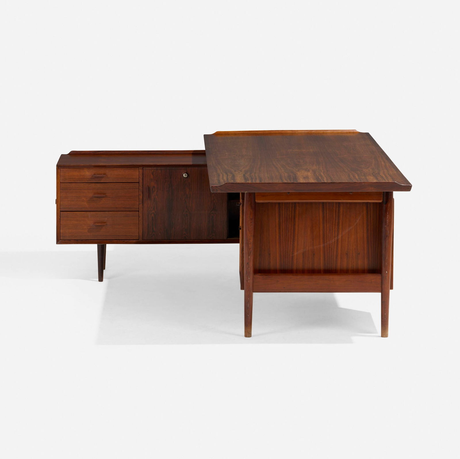 Arne Vodder, Executive desk - 2