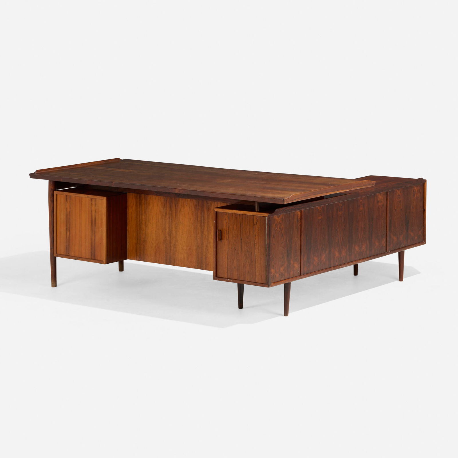 Arne Vodder, Executive desk - 3