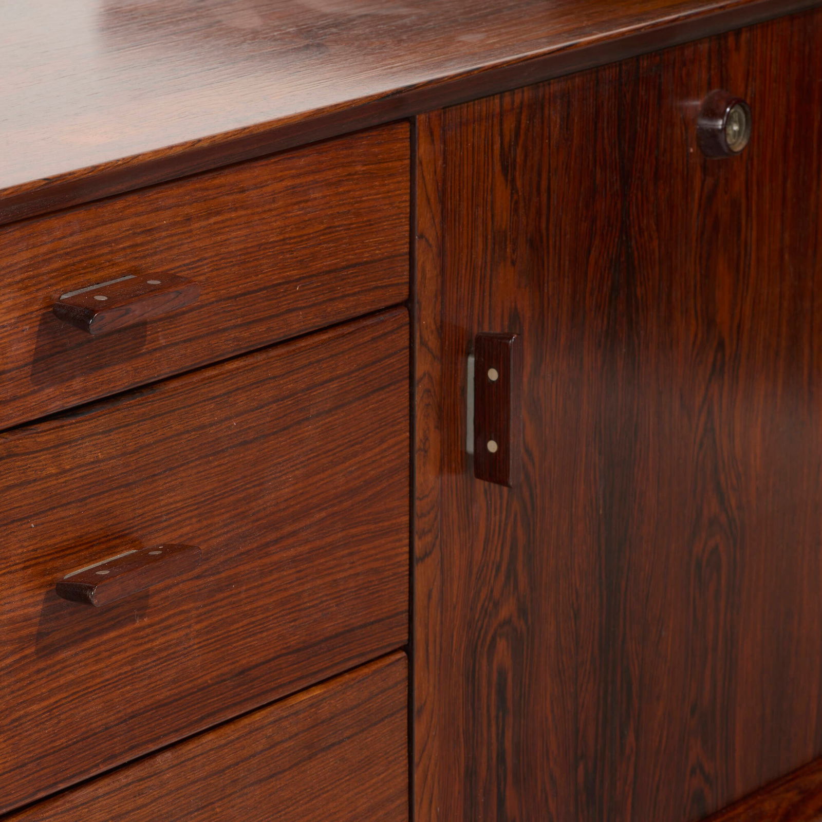 Arne Vodder, Executive desk - 4