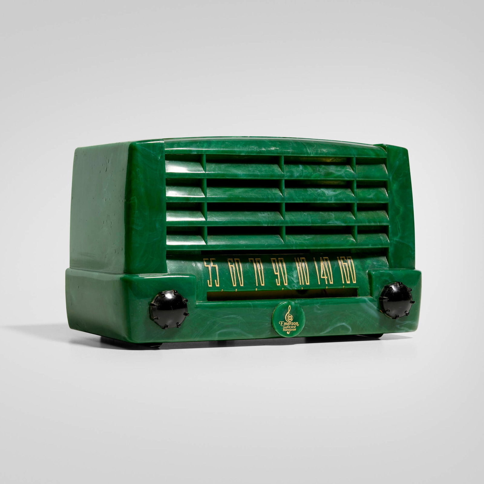 Emerson Radio & Phonograph Corp., Radio, model 547A (1 of 4)