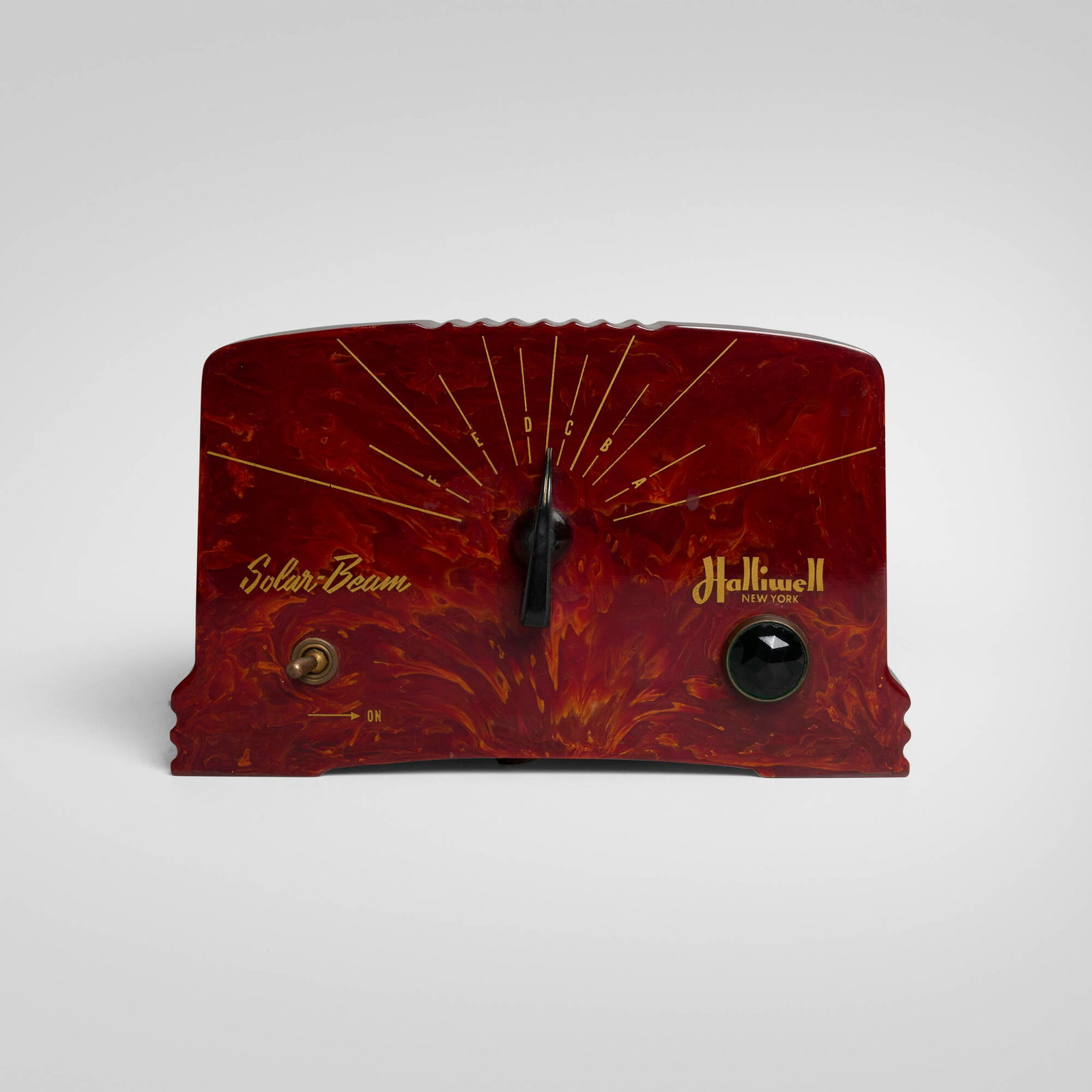 Halliwell, Solar-Beam timer: Halliwell Solar-Beam timer USA, c. 1945Catalin, Bakelite, glass 5.75 h x 9.5 w x 4.5 d in (15 x 24 x 11 cm) Screenprinted manufacturer's mark to face 'Solar-Beam Halliwell New York'.