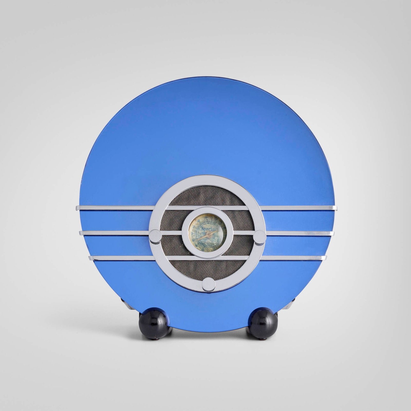 Walter Dorwin Teague, Bluebird radio, model 566 (1 of 5)