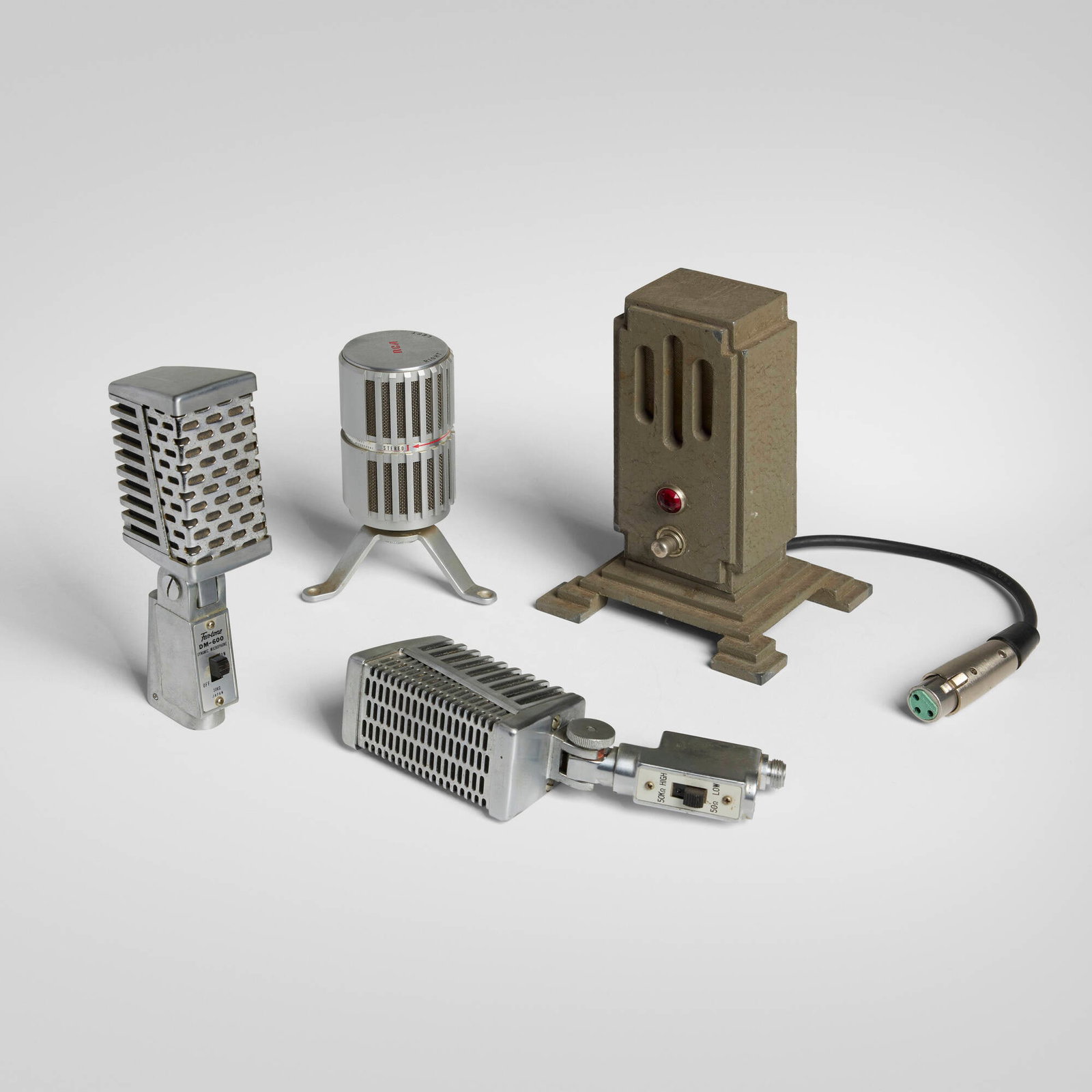 Modern, Collection of four microphones (1 of 6)