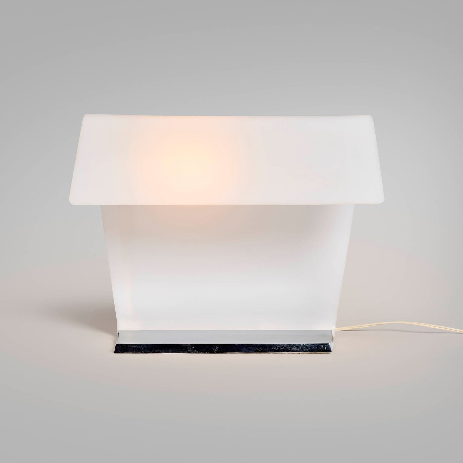 Peter Pfisterer, Wave Shade table lamp (1 of 3)