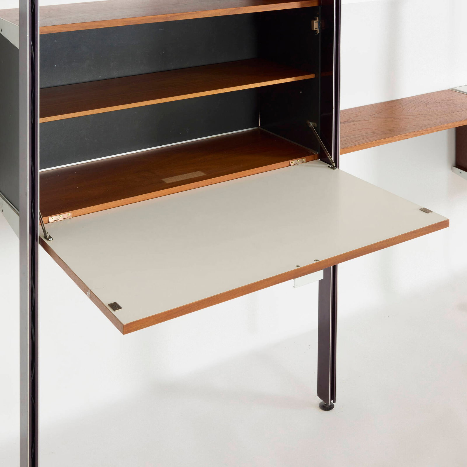 George Nelson & Associates, CSS (Comprehensive Storage System) - 3