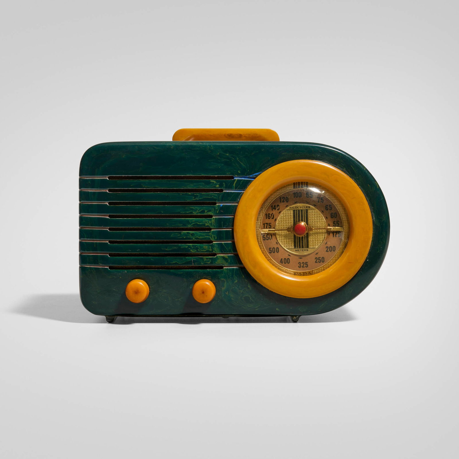 Fada, Bullet radio, model 116 (1 of 5)