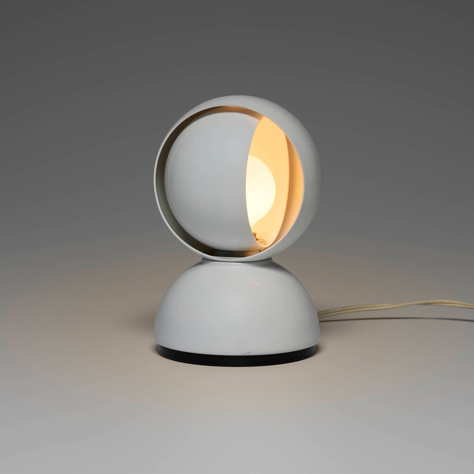 Vico Magistretti, Eclisse table lamp (1 of 4)