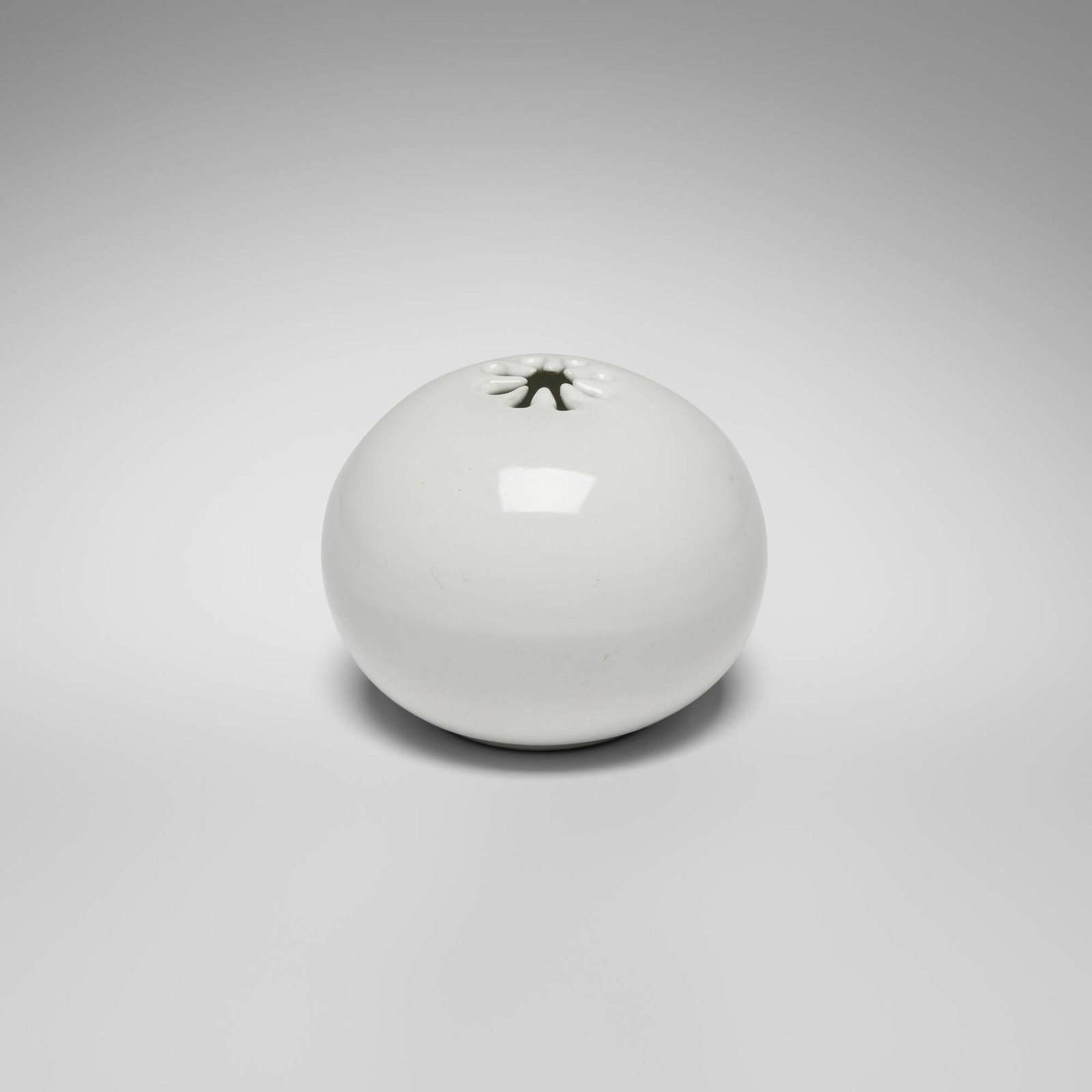 David Gil, Vase, model 1994 (1 of 3)