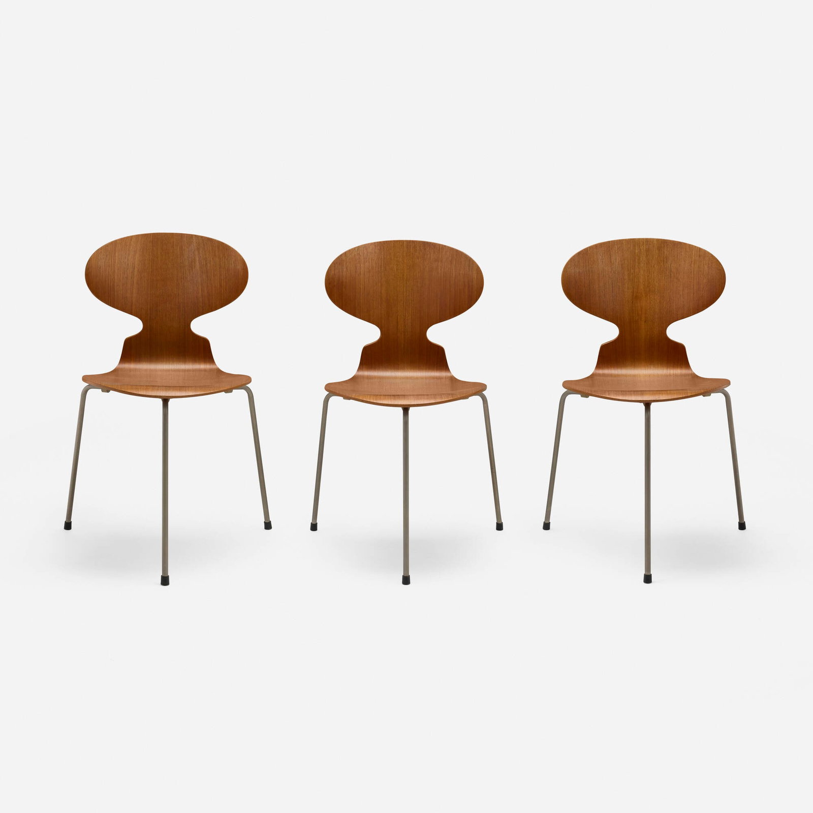 Arne Jacobsen, Ant dining chairs model 3100, set of three (1 of 5)